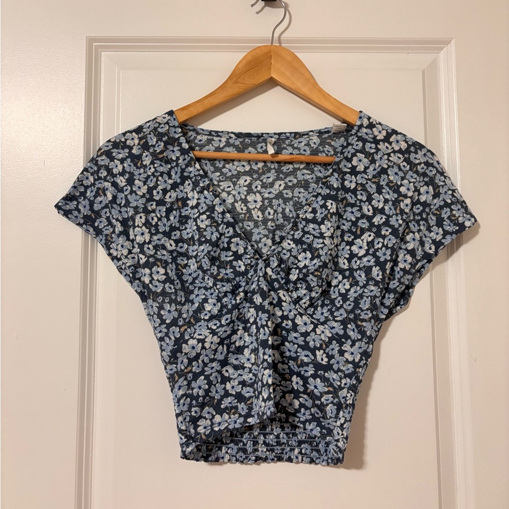 Only Floral Crop Top ✨2 FOR 25✨